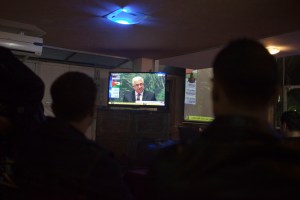 People watch Mahmoud Abbas made his speech at the UN (photo by David Shaw)